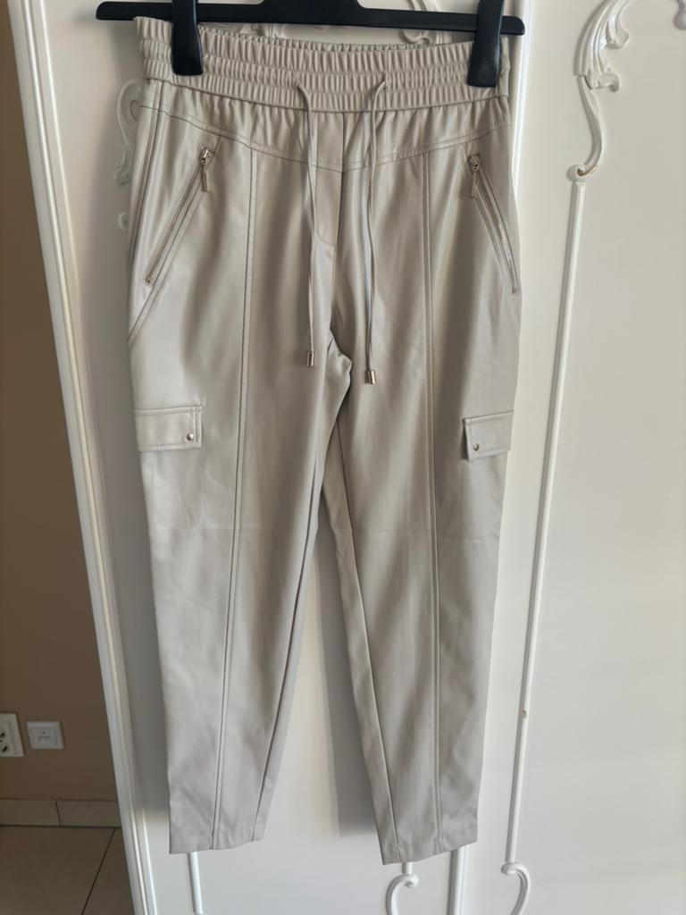 Nieuw off white crème pu leer look broek Comma maat 36, Overige kleuren, Nieuw, Ophalen of Verzenden, Maat 36 (S)
