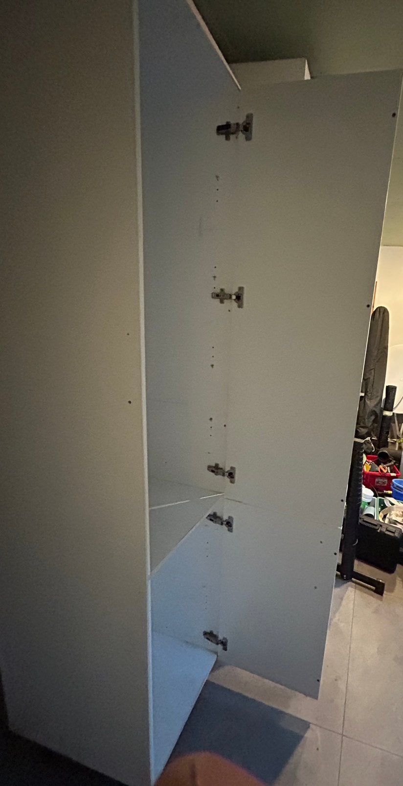 Hoge kast op stelpoten, Ophalen, Minder dan 50 cm, Gebruikt, 200 cm of meer