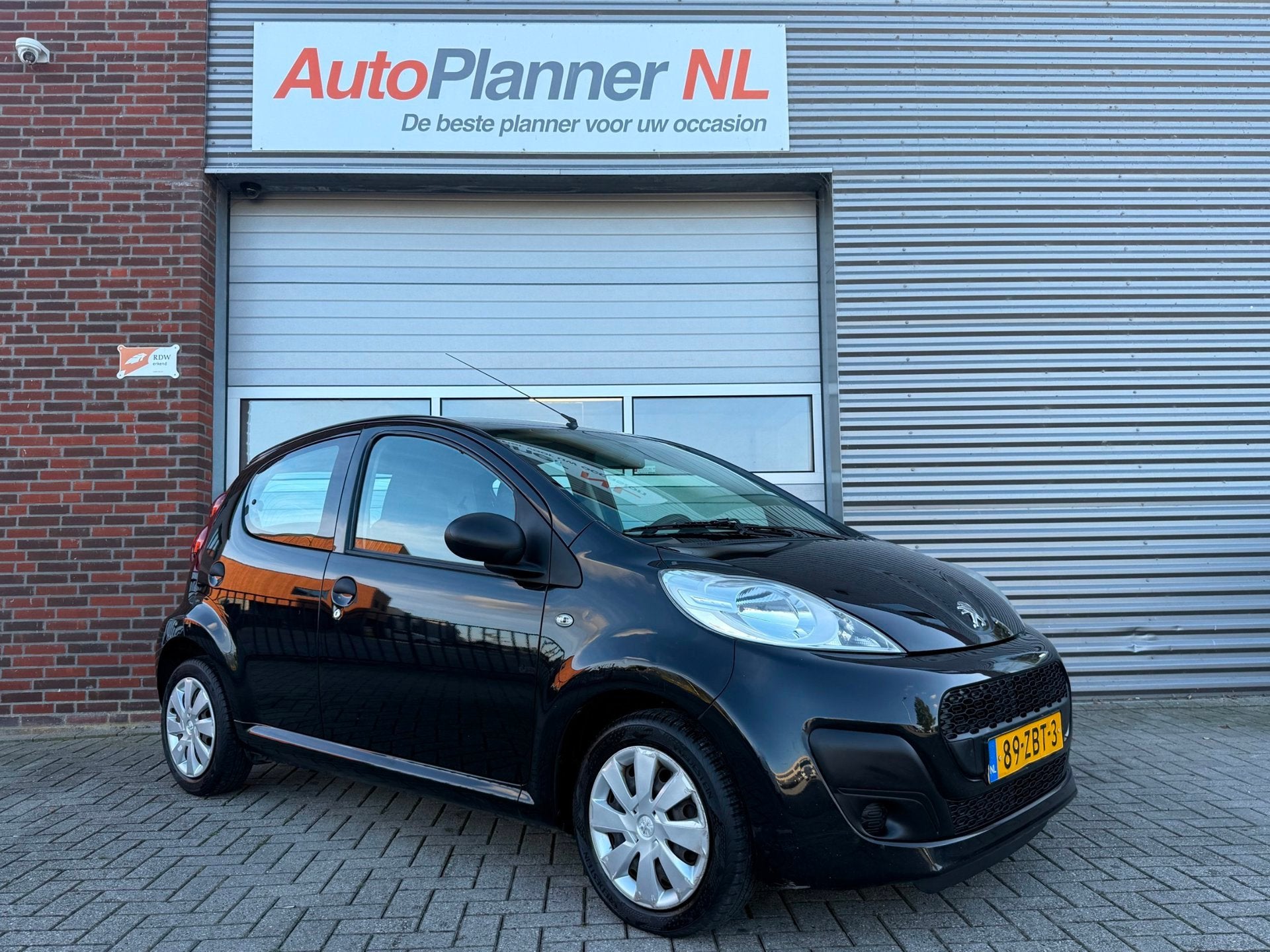 Peugeot 107 1.0 Blue Lease! 5-Deurs! Airco! Elek. ramen!, Auto's, Voorwielaandrijving, Euro 5, Stof, Gebruikt