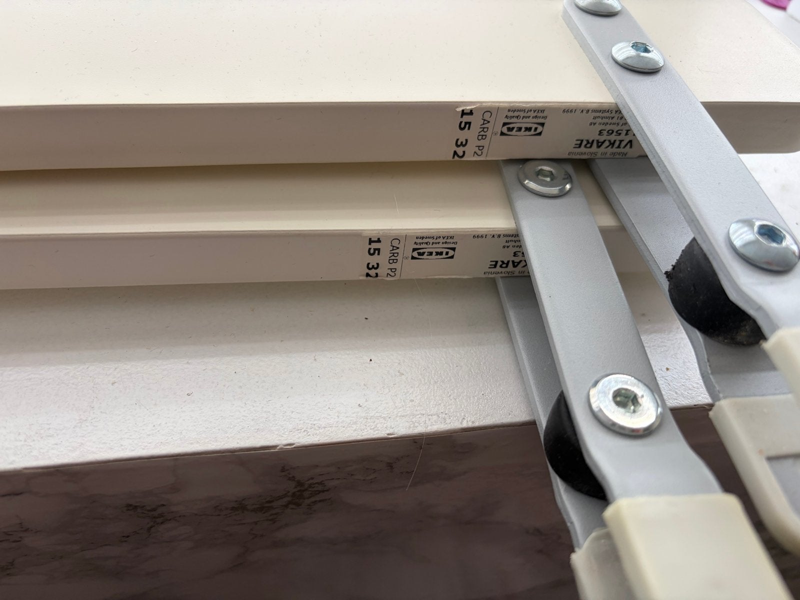 IKEA VIKARE Bedhekje - Veiligheid voor Kinderbed, Hout, Ophalen of Verzenden, Zo goed als nieuw, Modern