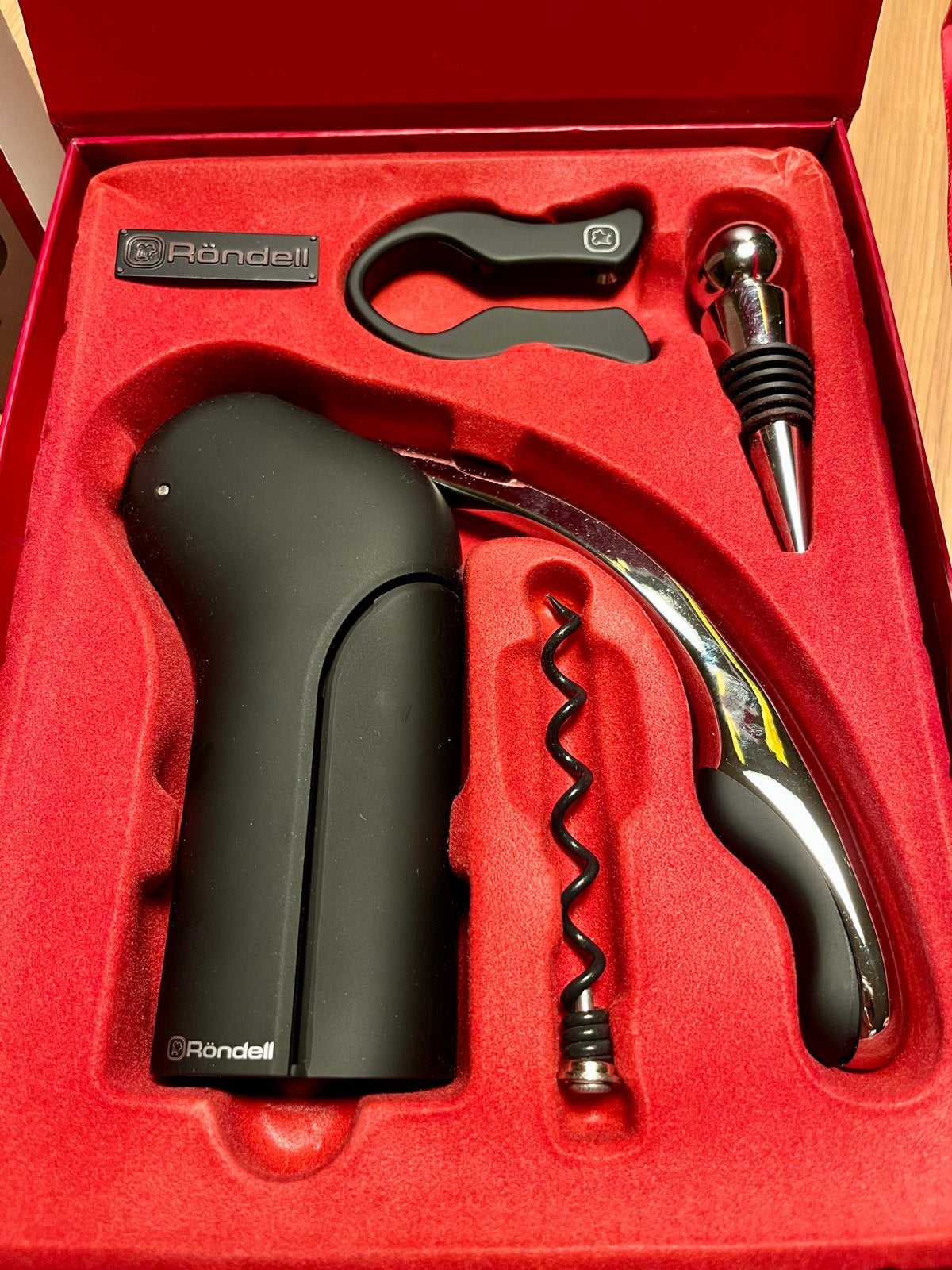 Röndell Sommelier Wijnaccessoires Set - Nieuw in Doos, Overige typen, Nieuw, Ophalen of Verzenden, Zwart