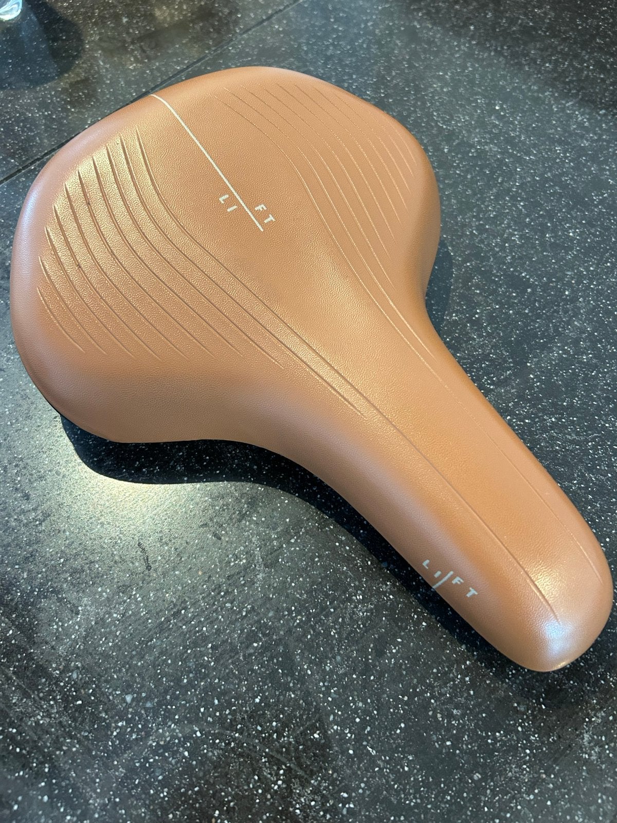 Selle Royal Lift fietszadel - Bruin, zo goed als nieuw, Elektrische fiets, Kunststof, Ophalen of Verzenden, Zo goed als nieuw