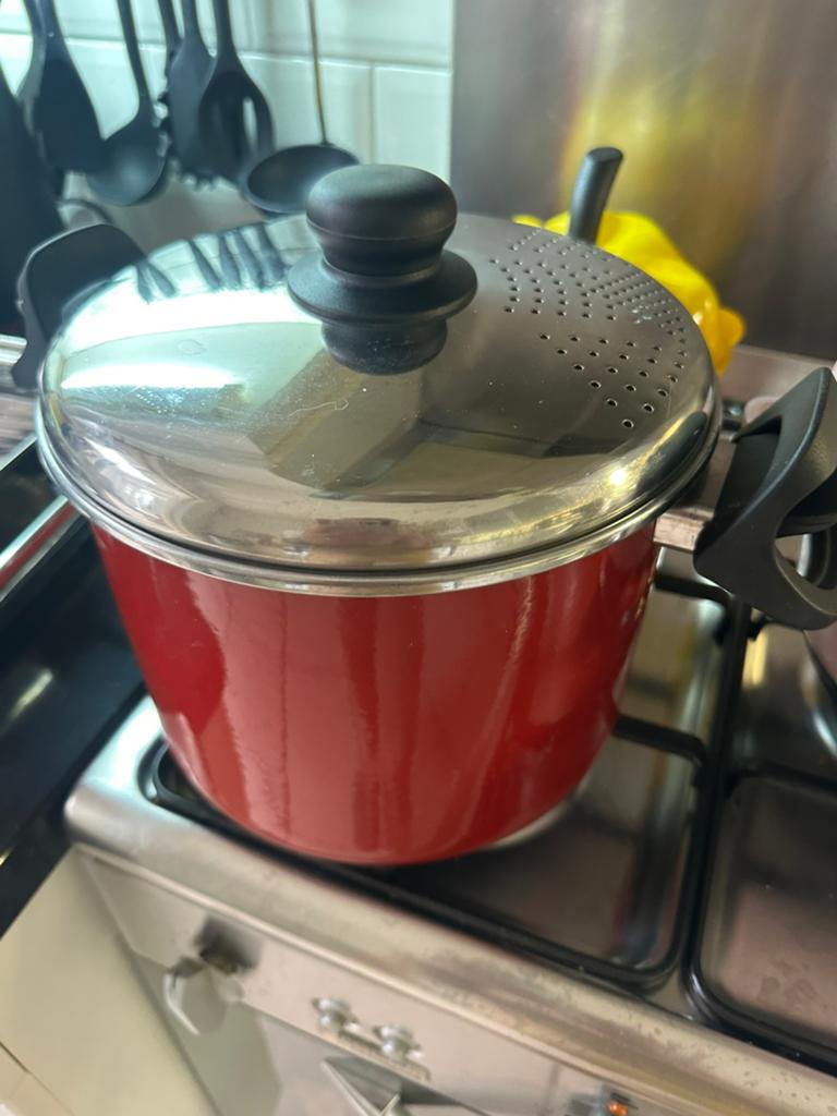 WMF, ovenschaal en Grote soep pannen, Huis en Inrichting, Keuken | Potten en Pannen, Ophalen, Zo goed als nieuw, Rvs, Pannenset