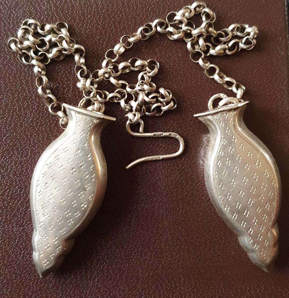Antieke Zilveren Breipendoppen met Ketting, Ophalen of Verzenden, Zilver