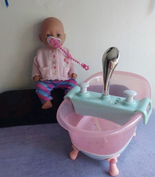 babyborn met bad en speen, Ophalen of Verzenden, Gebruikt, Babypop