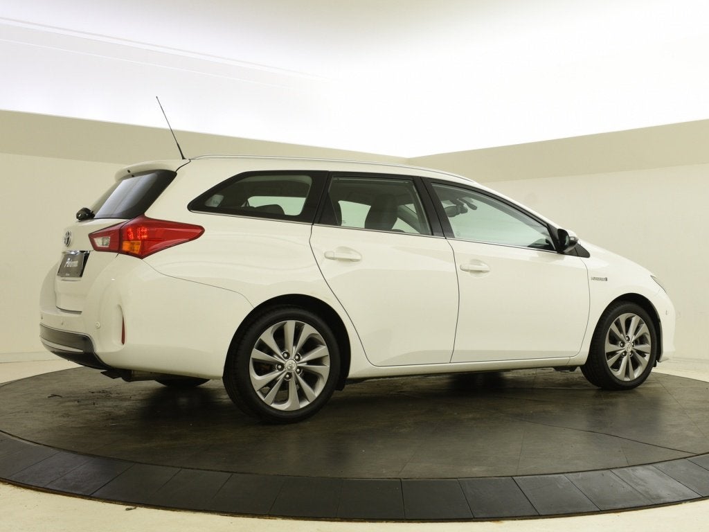 Toyota Auris Touring Sports 1.8 Hybrid Executive | PDC | Nav, Auto's, Automaat, Gebruikt, Leder en Stof, Wit