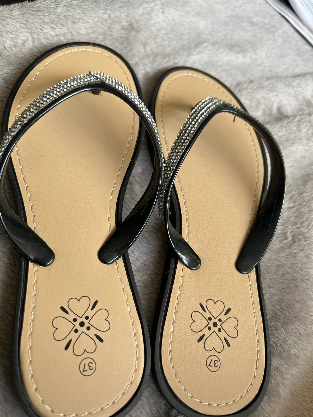 Zwarte slippers met strass steentjes - Maat 37, Ophalen of Verzenden, Zo goed als nieuw, Zwart, Slippers