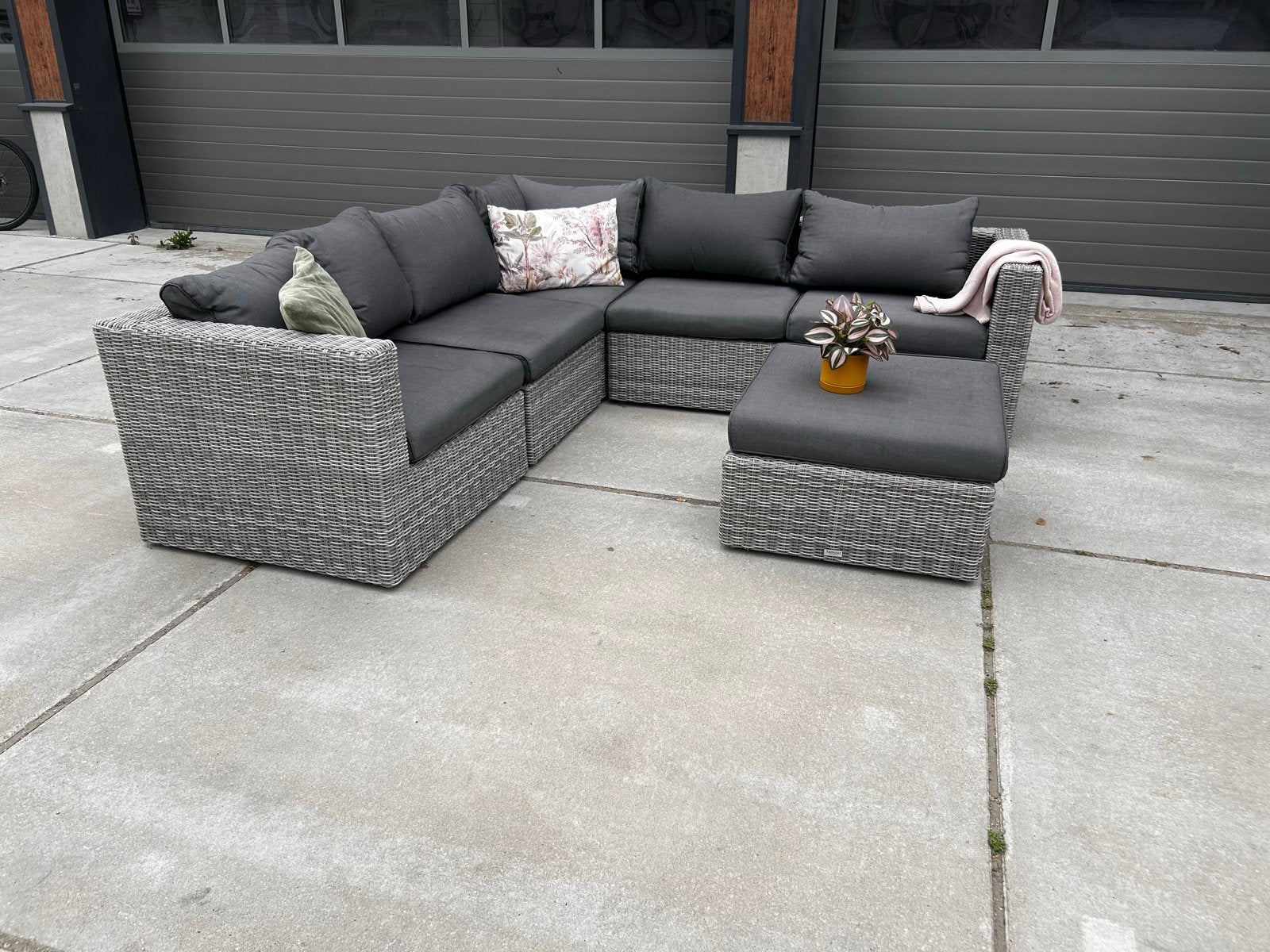 Schitterende Famous Furniture Hoekloungeset 250x250cm