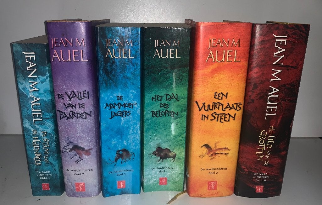6 delen van de aardkinderen Hardcover Jean M.Auel, Boeken, Fantasy, Ophalen of Verzenden, Gelezen, Jean M. Auel