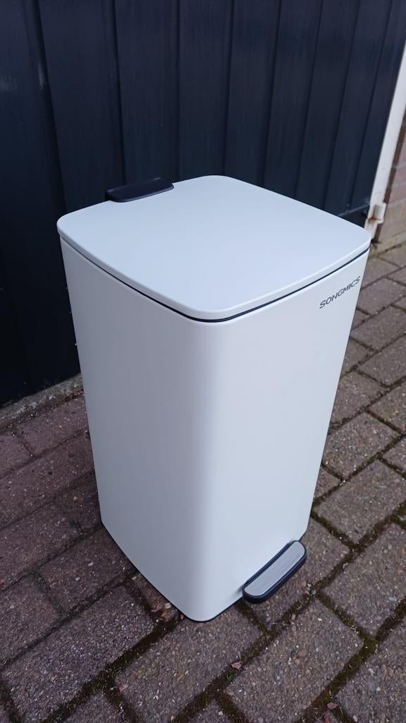 Prullenbak softclose wit 30 Liter
34 x 28,5 x 54,4 cm
Rvs, Met pedaal, 50 tot 75 cm, Nieuw, Ophalen of Verzenden