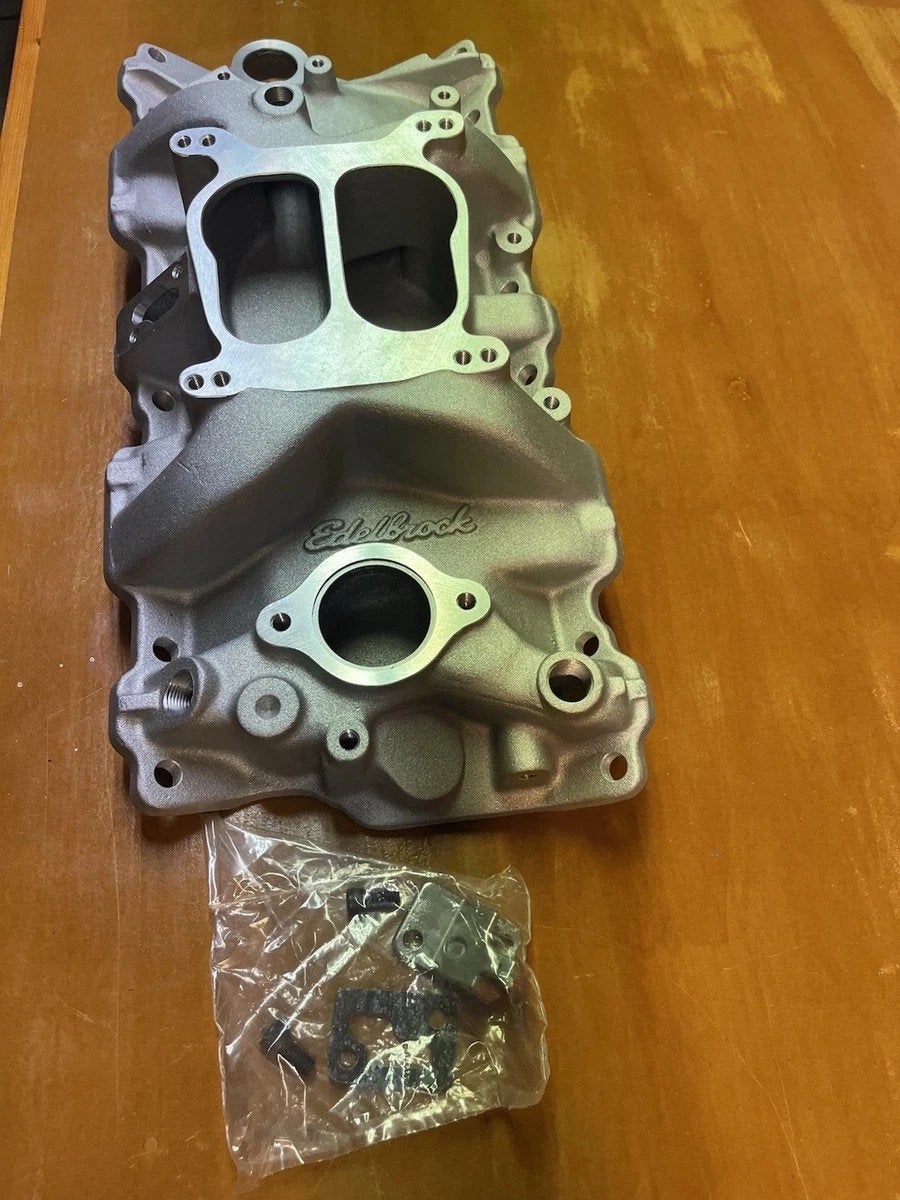 SBC Edelbrock Performer 2101 - Chevy Small Block - Chevrole, Ophalen of Verzenden, Nieuw, Chevrolet