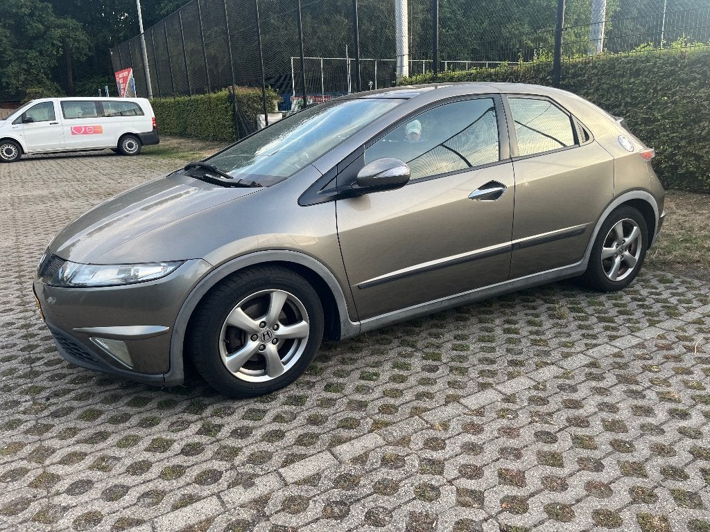 Honda Civic 1.8I Executive 5DR 2006 Grijs project/onderdelen, Auto's, Voorwielaandrijving, 4 cilinders, Handgeschakeld, Particulier