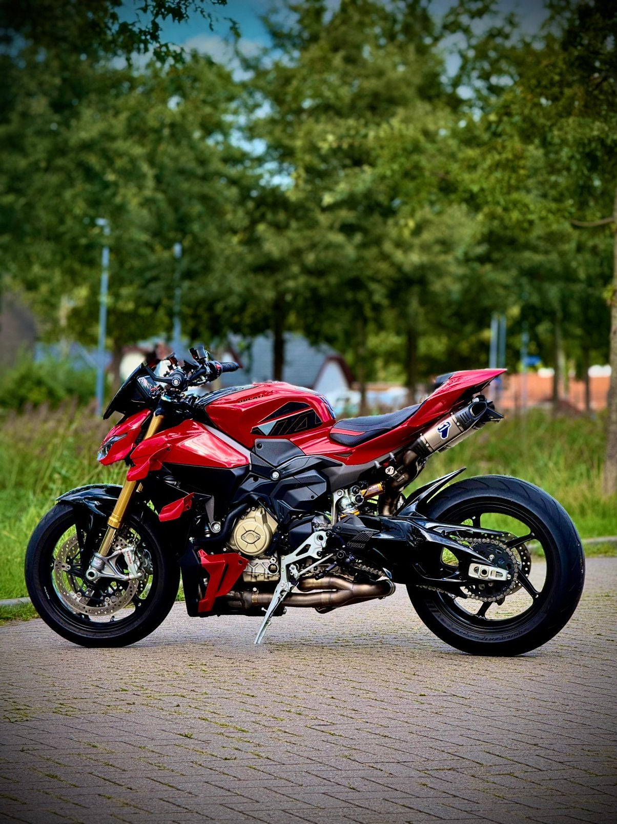Foto 13 van Ducati StreetFighter V4 S - “Nieuwstaat”  slechts 7776 km