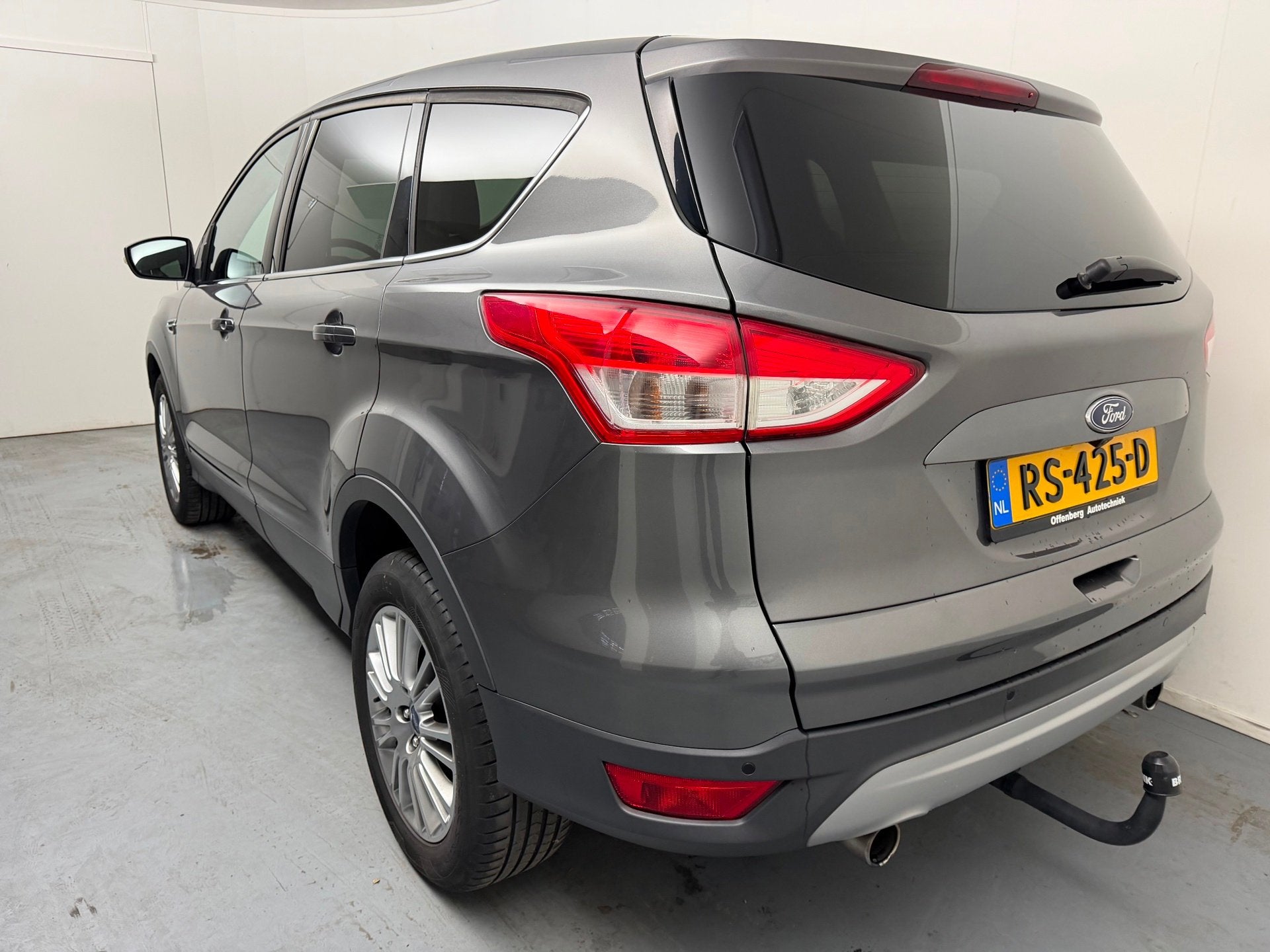 Ford Kuga 1.6 Titanium Plus # Camera # Navi # Pdc # Trekhaak, Voorwielaandrijving, 15 km/l, Gebruikt, 4 cilinders