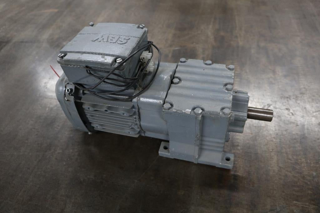 SEW eurodrive R17DRS71S4 elektromotor, Ophalen, Gebruikt, Elektromotor, 1400 tot 1800 rpm