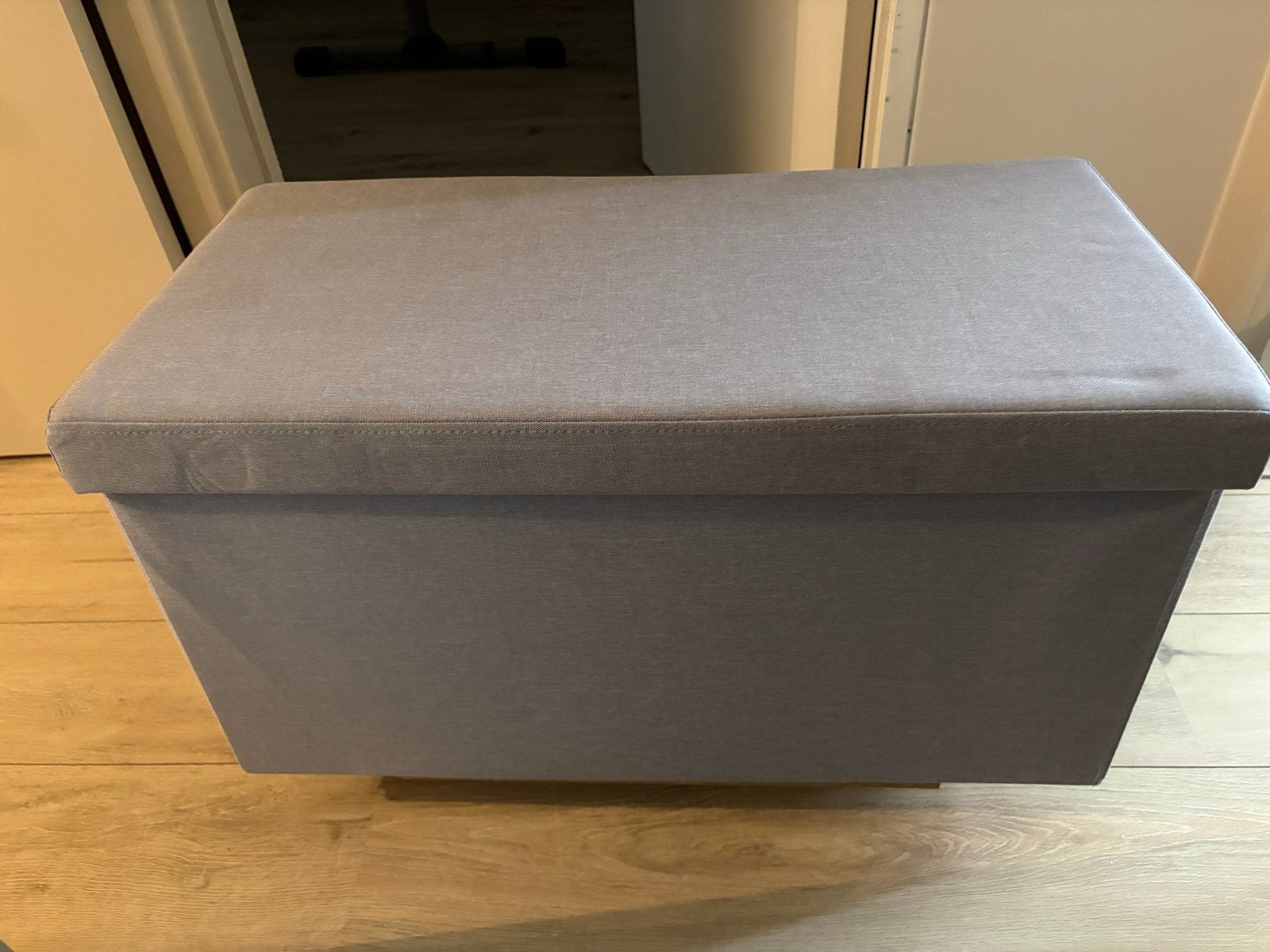 Gratis Bankje / Poef met opbergruimte, Huis en Inrichting, Banken | Voetenbanken en Poefen, Ophalen, Minder dan 50 cm, Gebruikt