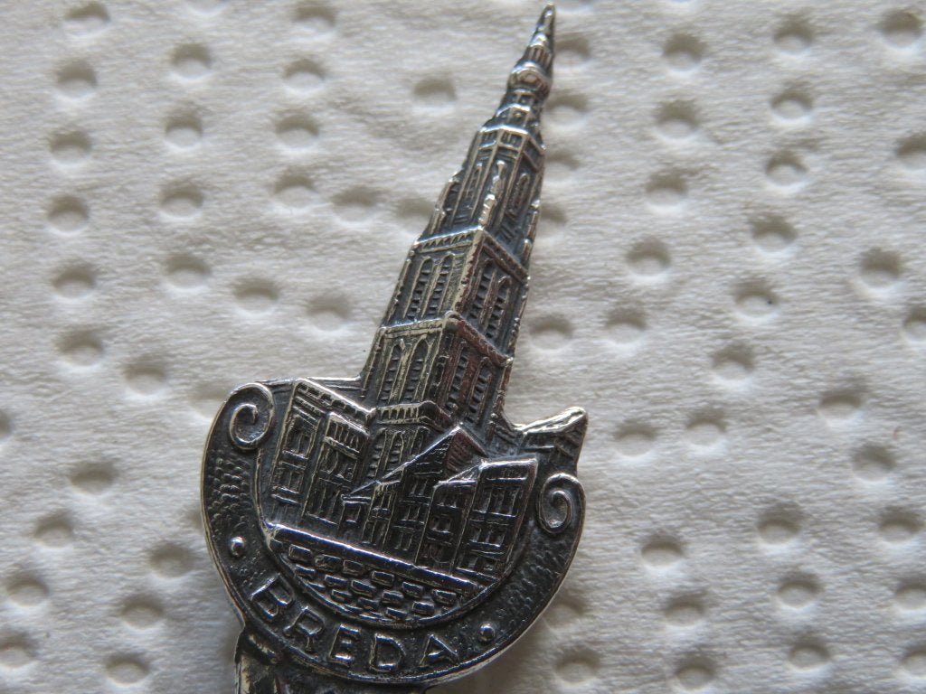 Verzilverd Lepeltje de Grote of Onze-Lieve-Vrouwekerk Breda, Overige materialen, Verzenden, Verzilverd, Zo goed als nieuw