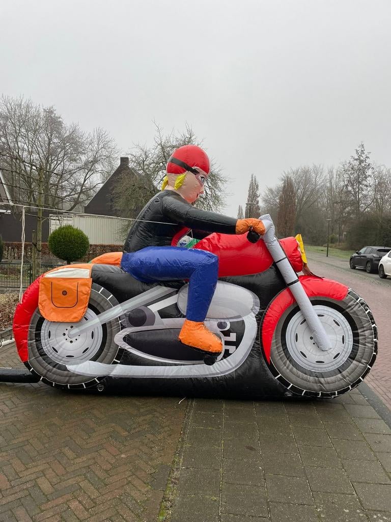 Opblaasfiguren motor, Abraham, Sarah, Wijnfles  en meer, Ophalen, Abraham of Sarah