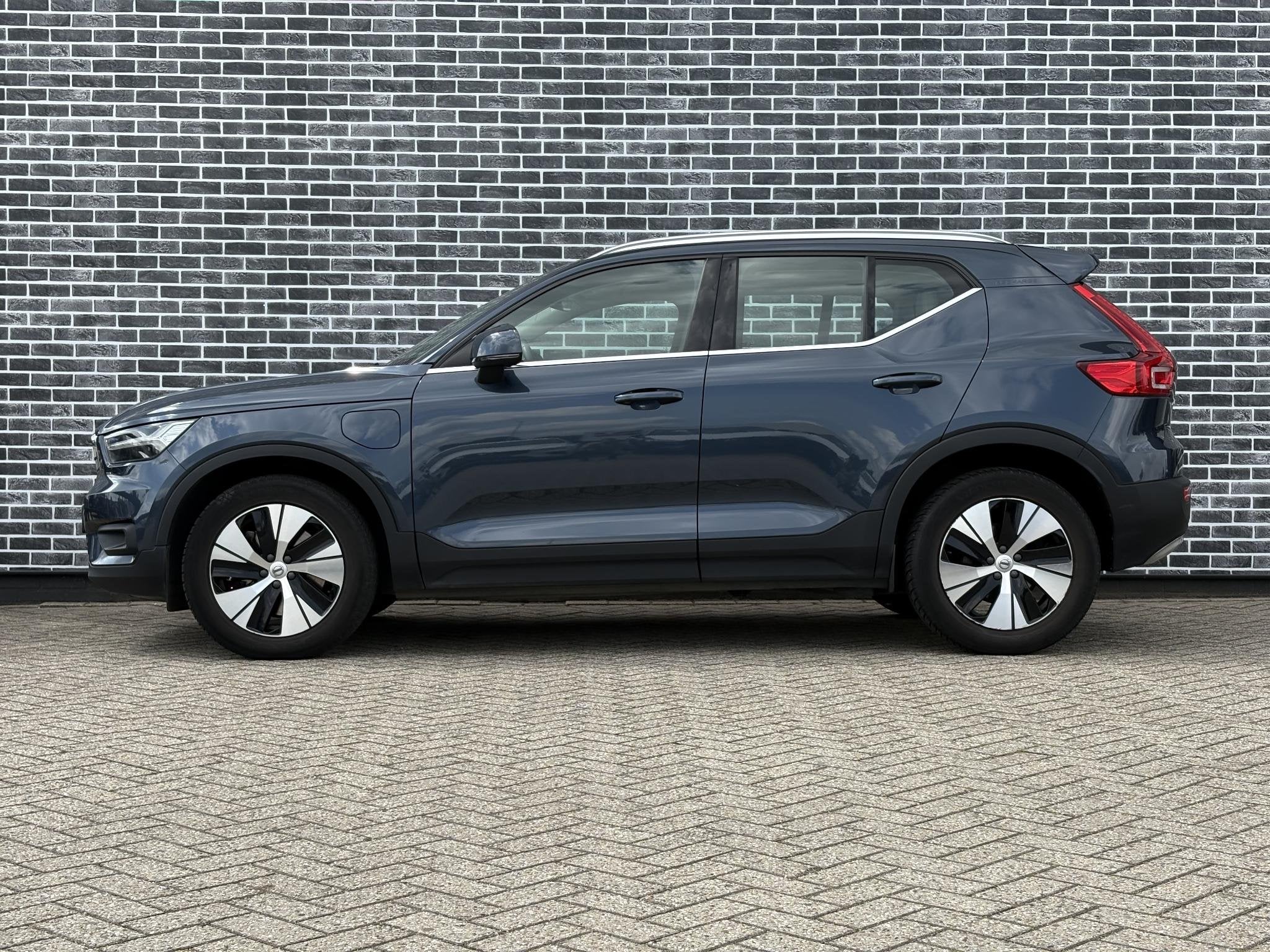 Volvo XC40 1.5 T4 Recharge Inscription Expression | Cruise C, Euro 6, 1712 kg, Blauw, Hybride Elektrisch/Benzine