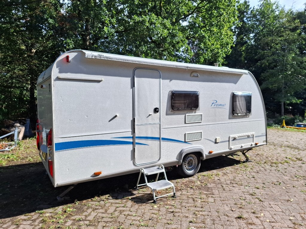 Burstner Premio 480 TK (stapelbed), Schokbreker, Treinzit, 750 - 1000 kg, Particulier