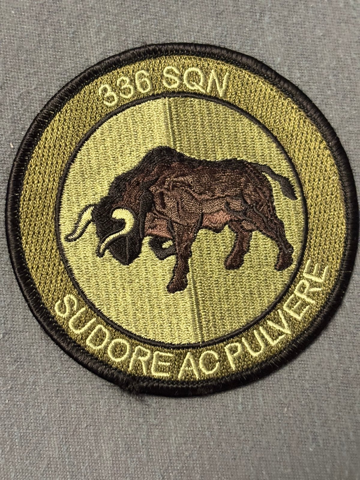 Embleem 336 SQN Klu Eindhoven AB, Verzenden, Luchtmacht, Nederland, Embleem of Badge