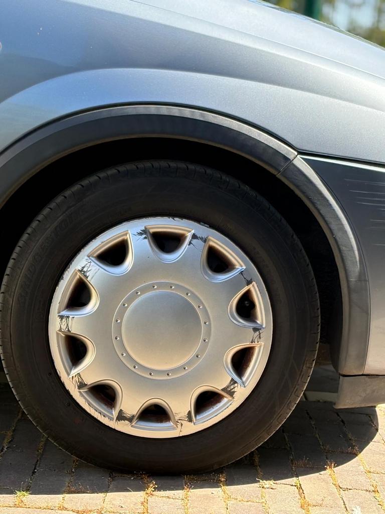 Opel Corsa 1.2 16V 5D 2003 Grijs, Voorwielaandrijving, 450 kg, 74 pk, 31 €/maand