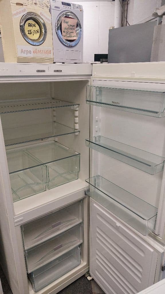 MIELE koelvriescombinatie  399 Arpe 0635318715 Kampen, Witgoed en Apparatuur, Ophalen, Minder dan 85 cm, 200 liter of meer, Met aparte vriezer