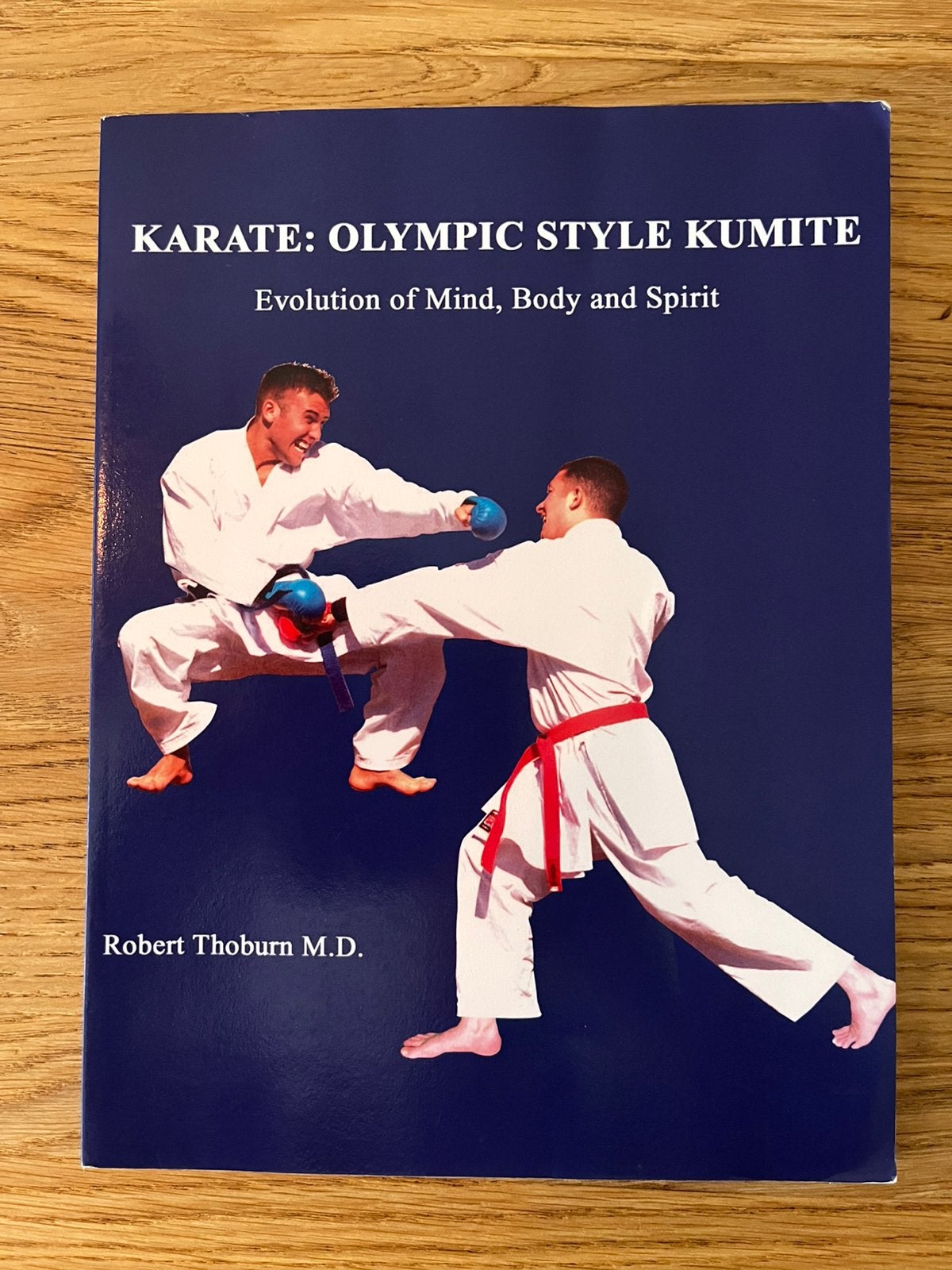Karate Olympic Style Kumite - Thoburn, Ophalen of Verzenden, Zo goed als nieuw, Vechtsport