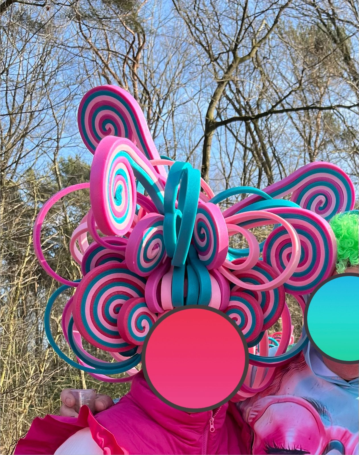 16 Foampruiken roze en blauw, Ophalen, Zo goed als nieuw, Carnaval
