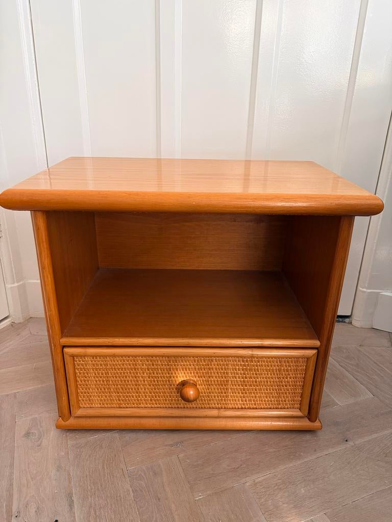 Vintage Nachtkastje rotan Jaren '70 - bohemian, Huis en Inrichting, Slaapkamer | Nachtkastjes, Gebruikt, 45 tot 65 cm, Hout, 55 tot 70 cm