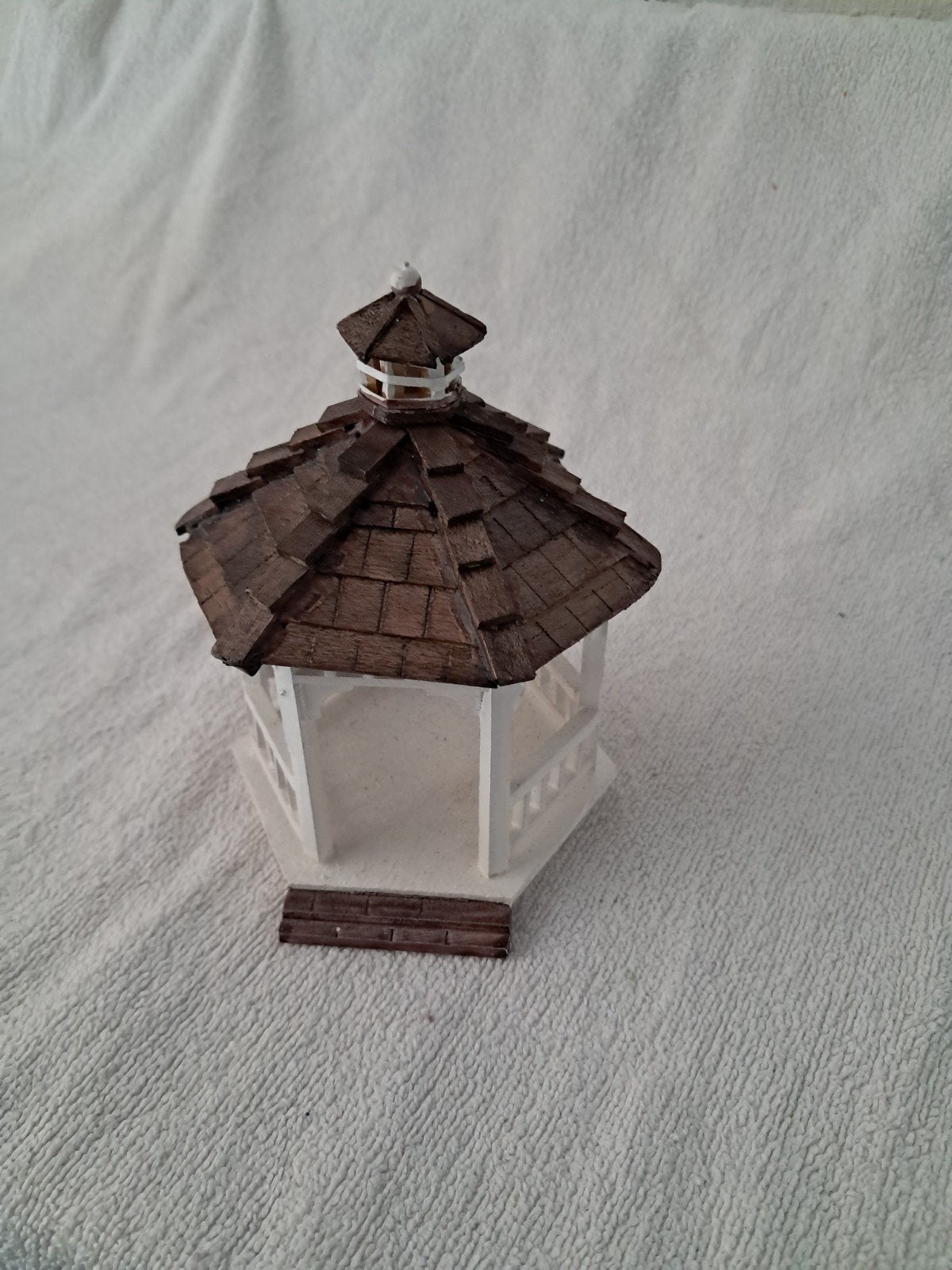Lemax wooden gazebo 24817a zonder verpakking onbeschadigd, Ophalen of Verzenden