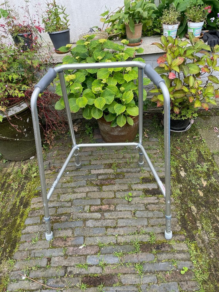 Looprek in hoogte verstelbaar, Ophalen, In hoogte verstelbaar, Gebruikt