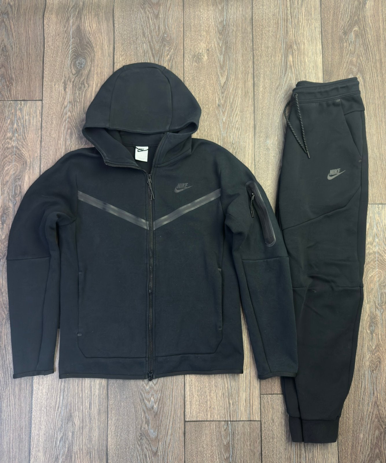 Nike Tech Fleece Trainingspak Zwart maat S 2022 model, Zwart, Ophalen of Verzenden, Zo goed als nieuw, Algemeen