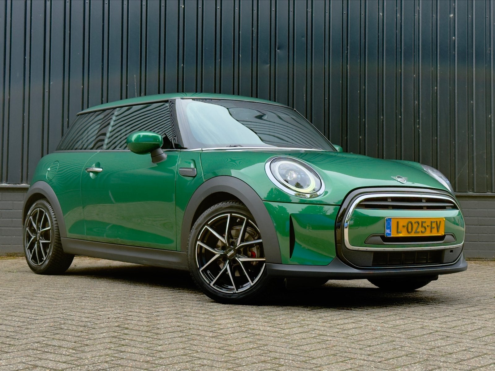 MINI Cooper Automaat | 2021 Facelift | 3-drs | Groen | NAP, Auto's, 136 pk, 4 stoelen, Lichtsensor, 49 €/maand