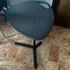ikea svartasen laptop bijzet tafel zwart, Metaal of Aluminium, 55 tot 75 cm, Zo goed als nieuw, Overige vormen