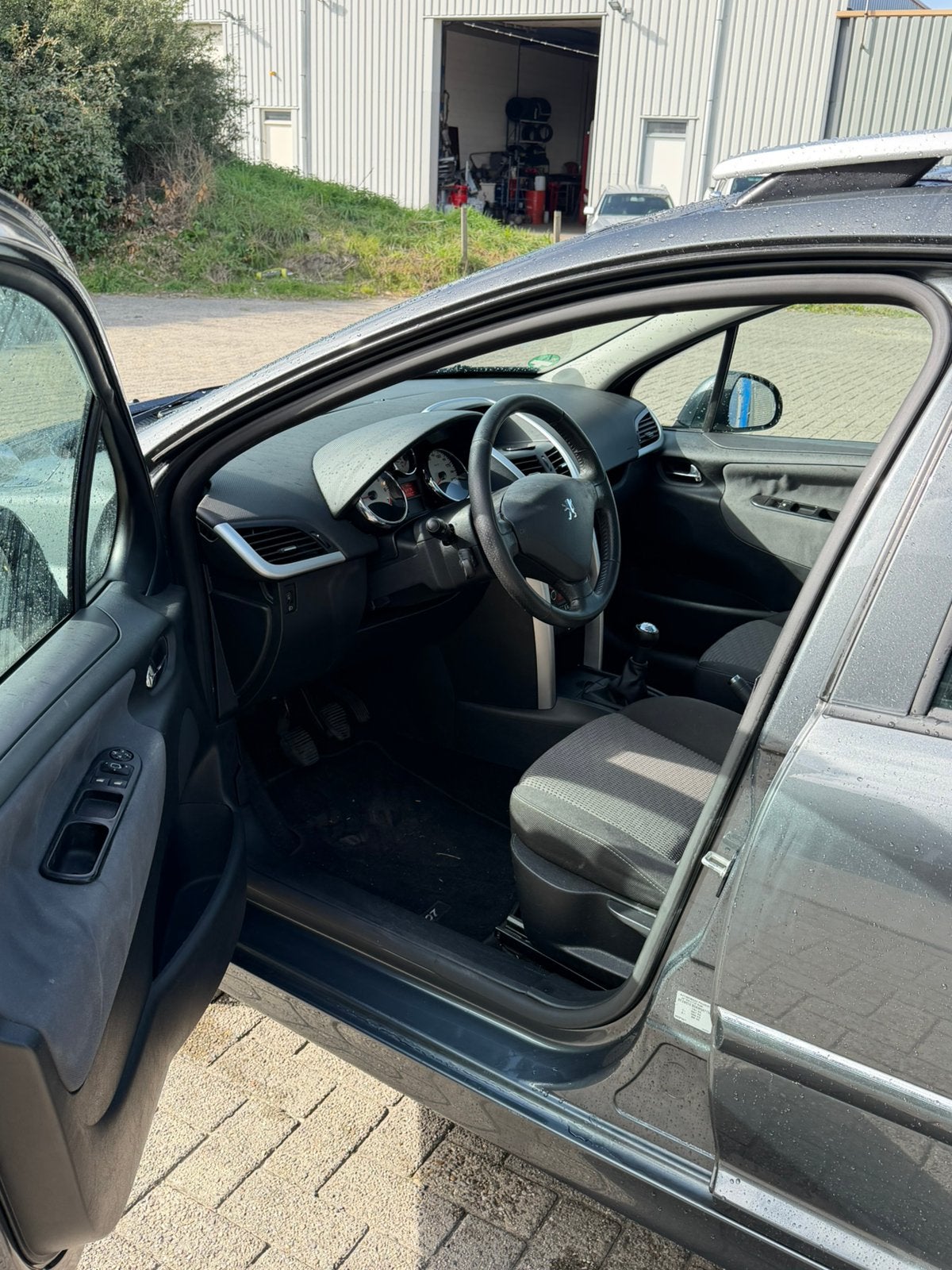 Peugeot 207 SW 1.6 VTi 123.000 KM APK 09-2027 - Lage kmstand, Auto's, Voorwielaandrijving, Zwart, 4 cilinders, Origineel Nederlands
