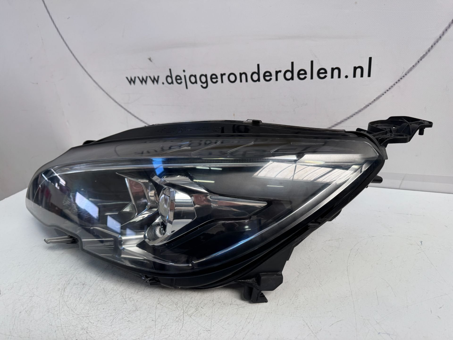 PEUGEOT 308 2 T9 LED KOPLAMP LINKS 9816990680, Auto-onderdelen, Taurusavenue 1
2132 LS  Hoofddorp, NL, Gebruikt, Contact.group@renault.com