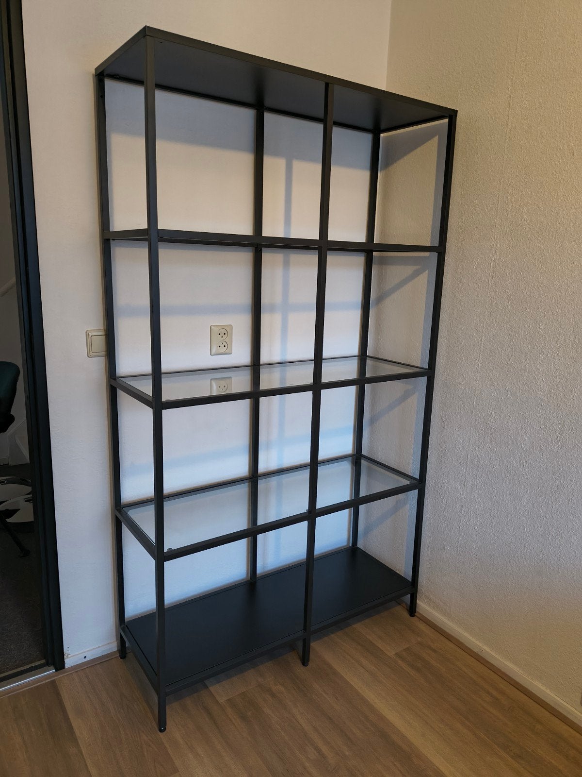 Ikea zwarte metalen open kast met glazen platen, Huis en Inrichting, Ophalen, Gebruikt