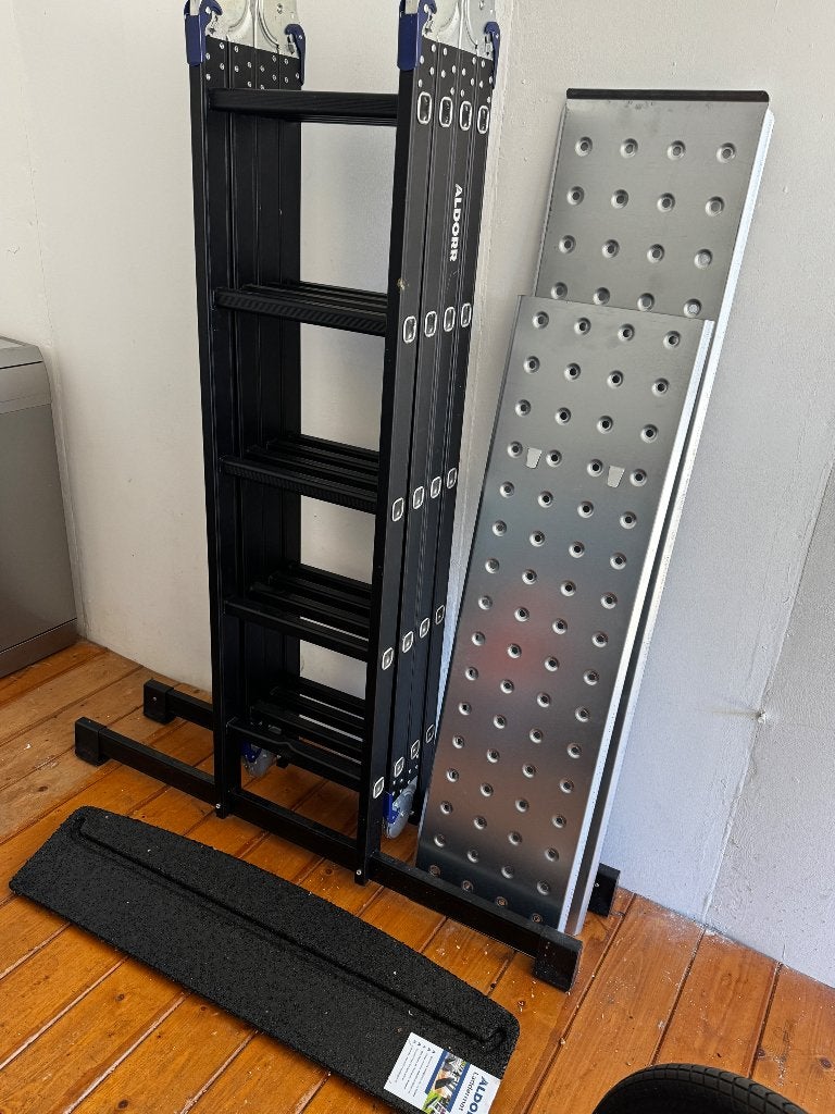 Vouwladder 4 x 4 treden 4,70 meter -ALDORR Professional, Ophalen