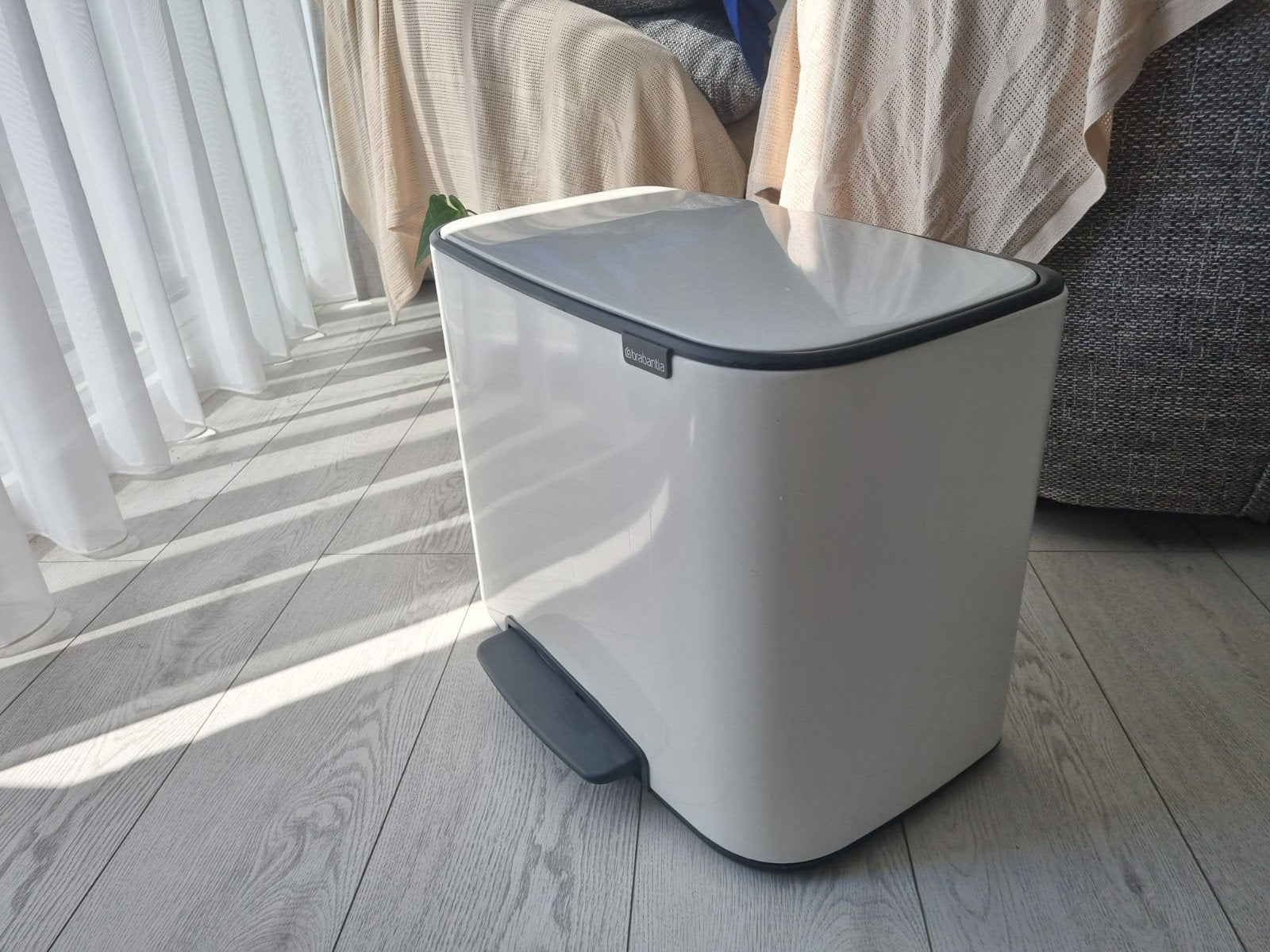 Brabantia Bo Touch Bin - 36L - Wit - Pedaalemmer, Met pedaal, Ophalen of Verzenden, Zo goed als nieuw, Metaal