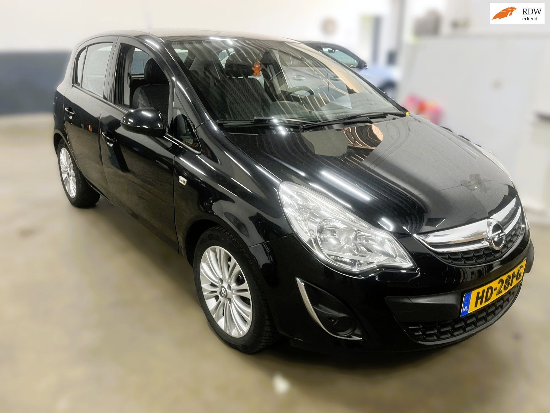 Opel Corsa 1.4-16V Cosmo, Auto's, Opel, Voorwielaandrijving, Euro 5, Gebruikt, 1398 cc