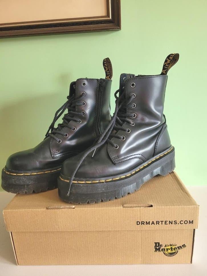 Dr. Martens boots met platformzool nu 75 euro., Kleding | Dames, Schoenen, Zo goed als nieuw, Lage of Enkellaarzen, Zwart, Ophalen of Verzenden