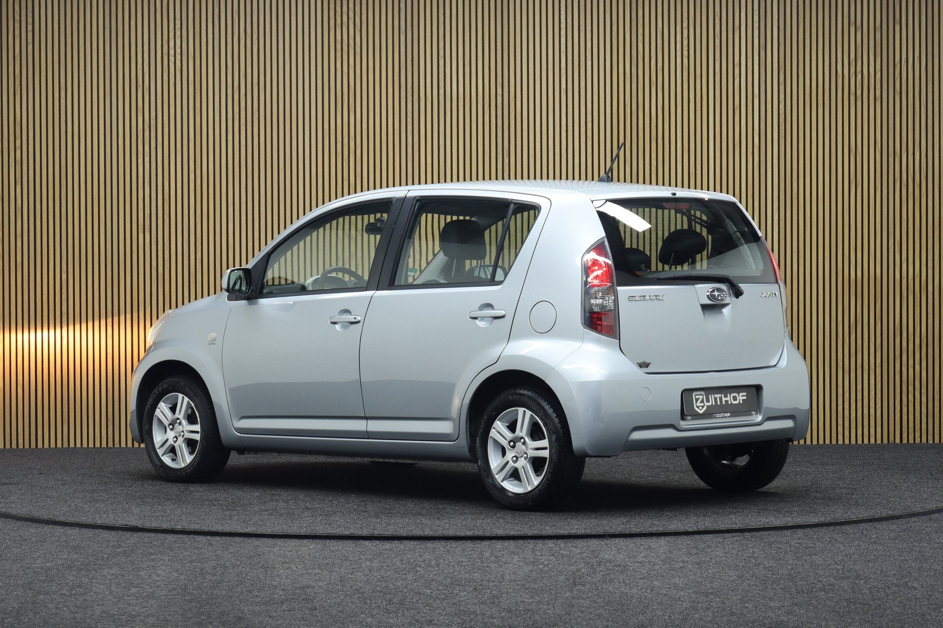 Subaru Justy 1.0 Black & White Airco | Lederen bekleding |, Auto's, Gebruikt, Met garantie (alle), Bedrijf, Handgeschakeld