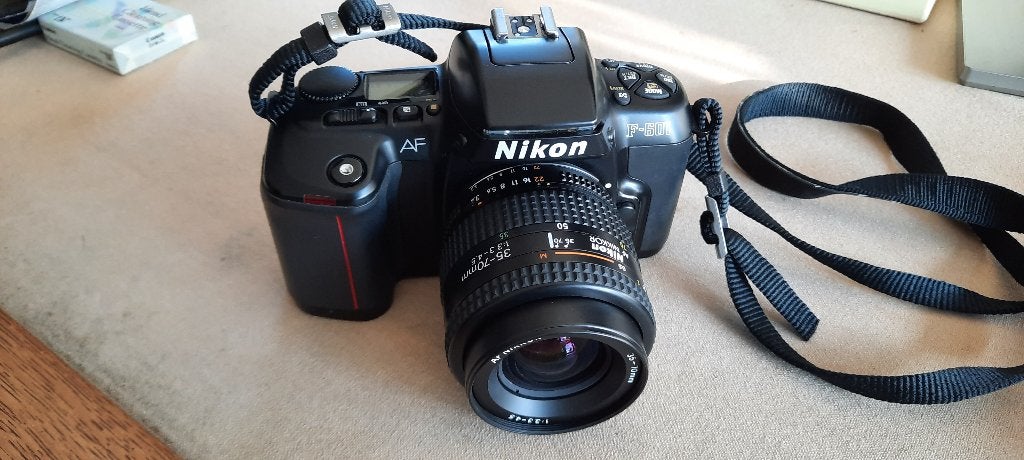Nikon F-601 AF met accessoires, Ophalen, Zo goed als nieuw, Spiegelreflex, Nikon