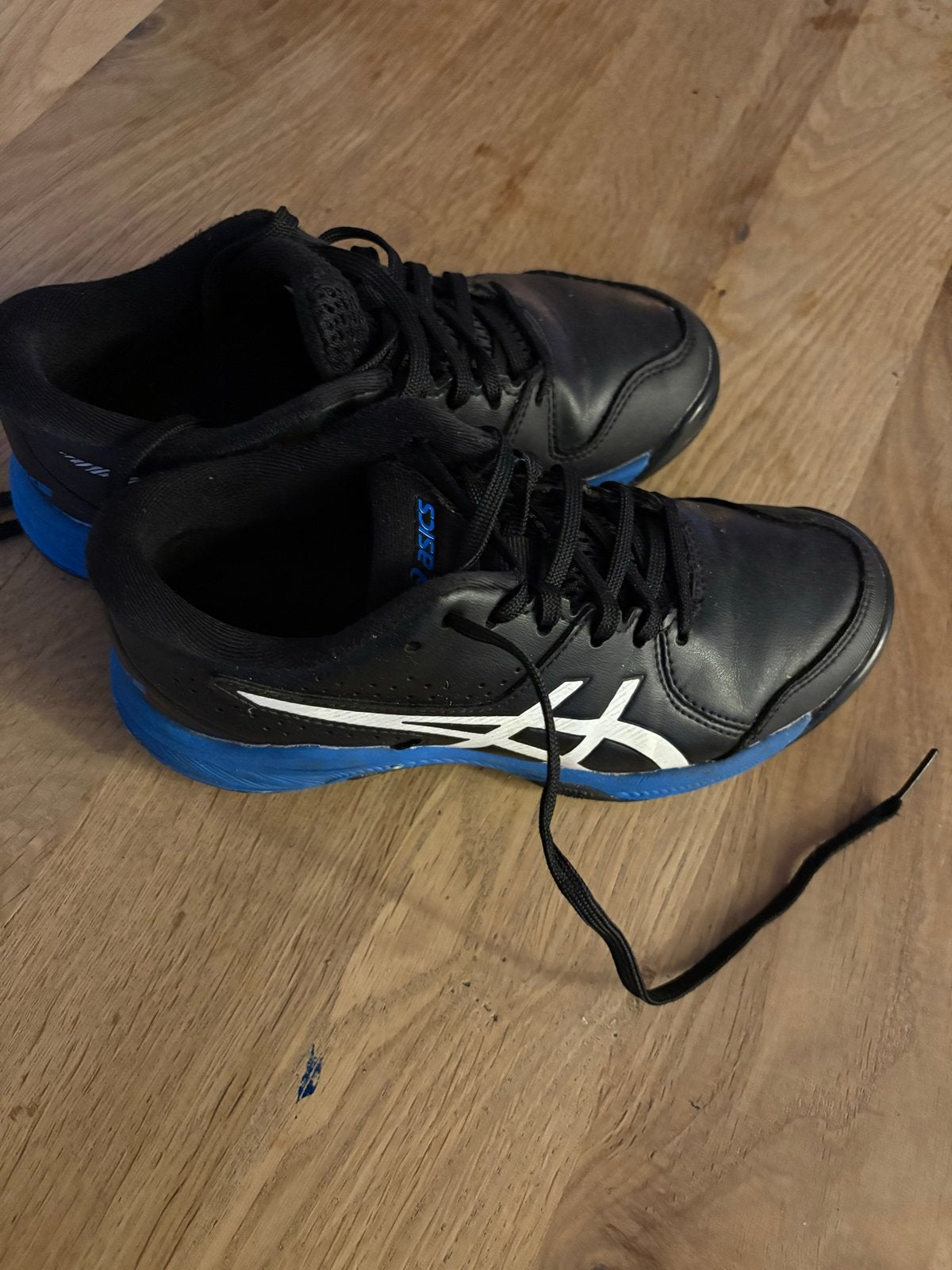 Asics veldschoenen maat 33 - Hockey/Korfbal, Ophalen of Verzenden, Zo goed als nieuw