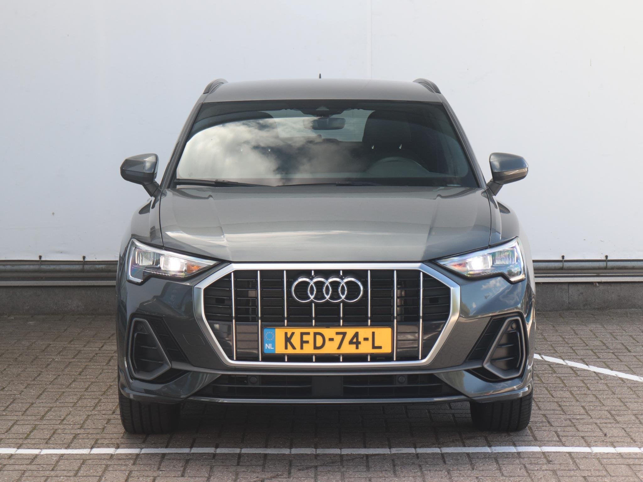 Audi Q3 45 TFSI e S edition | Trekhaak | Achteruitrijcamera, Auto's, Gebruikt, Parkeersensor, Leder en Stof, Hybride Elektrisch/Benzine