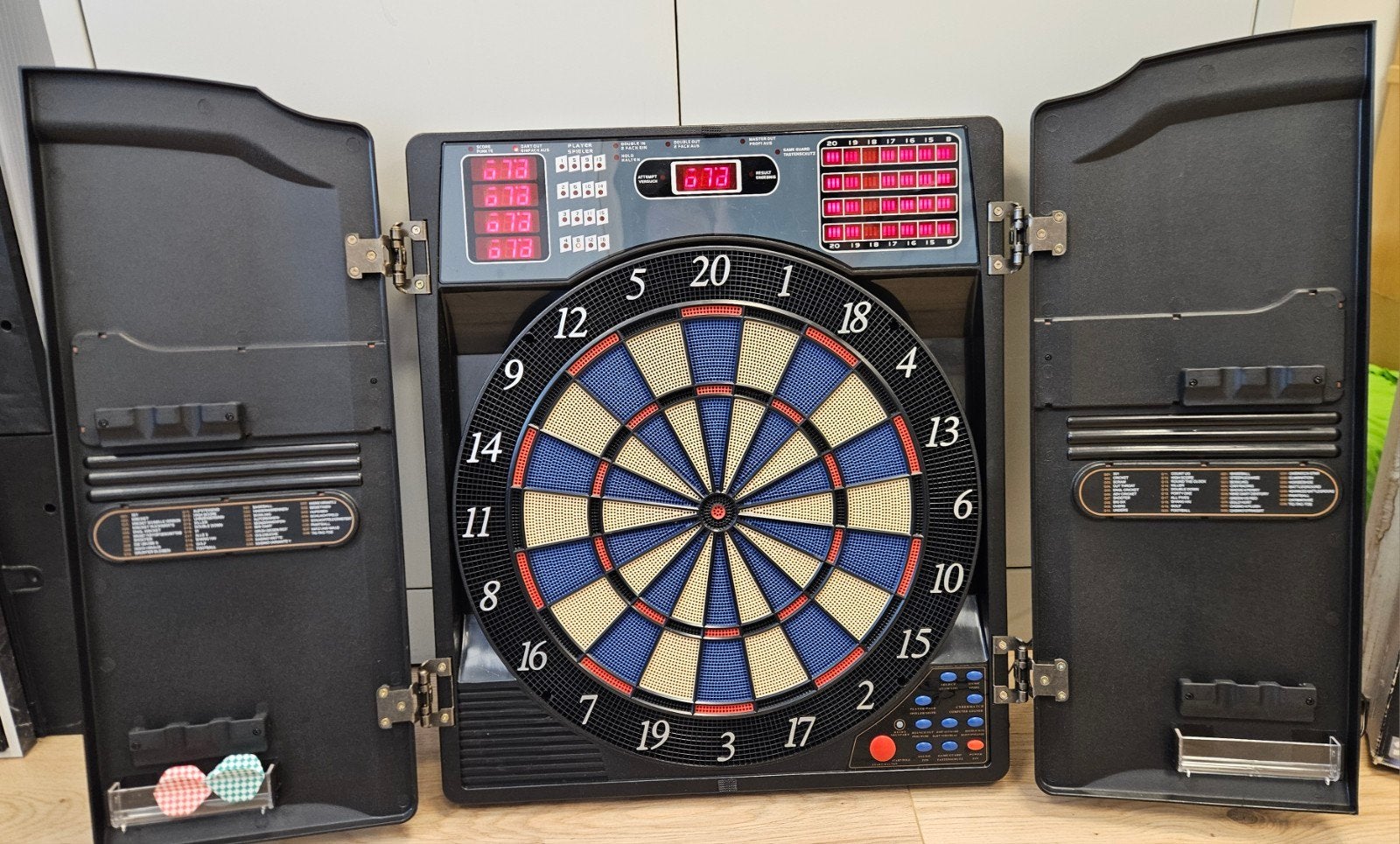 Elektronisch dartbord met soft tip pijlen, Ophalen