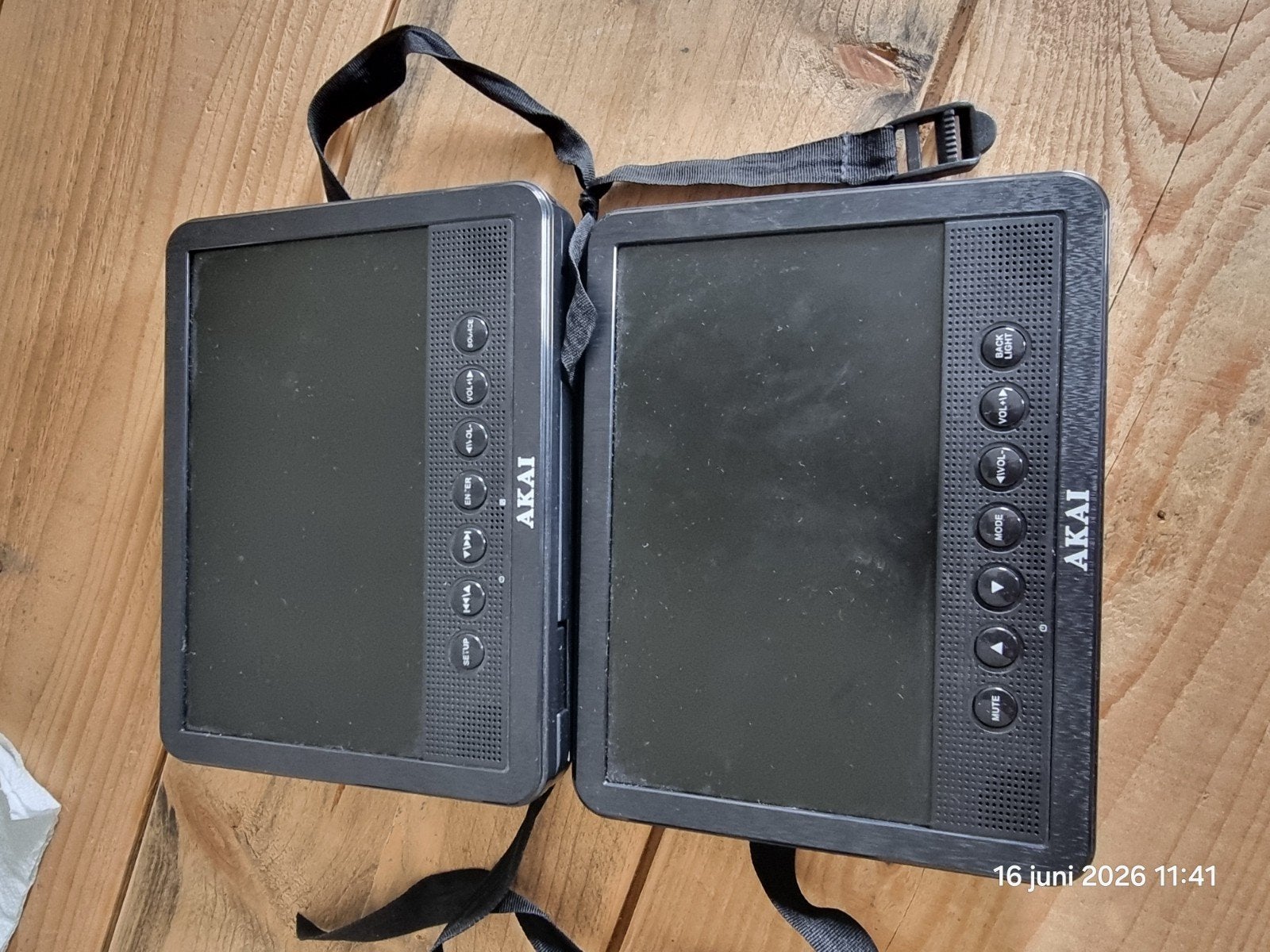 Akai Draagbare DVD Spelers Set - Ideaal voor onderweg, Gebruikt, Draagbaar, Ophalen, Overige merken