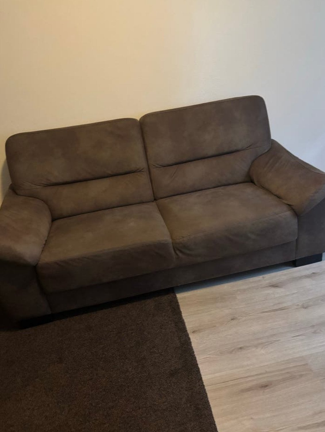 Comfortabele bruine tweepersoons bank, Ophalen, Gebruikt, 150 tot 200 cm, Tweepersoons