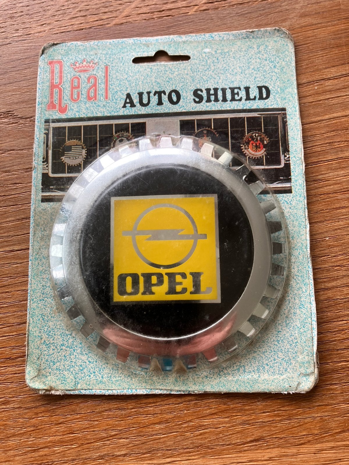 Real auto shield vintage grillembleem opel badge nos, Ophalen of Verzenden, Zo goed als nieuw, Auto's